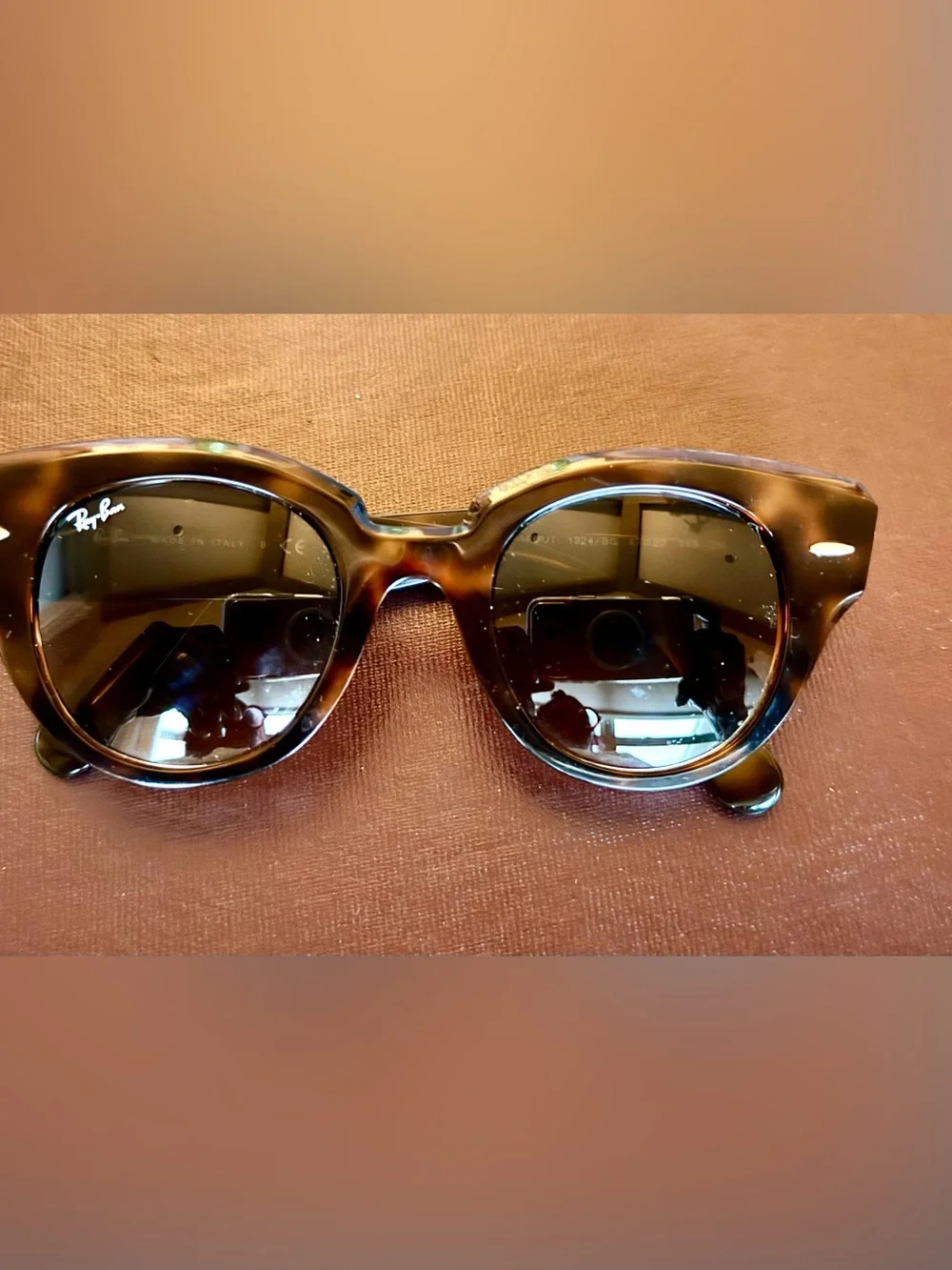 Ray-Ban Tortoiseshell Round Sunglasses with Brown Lenses